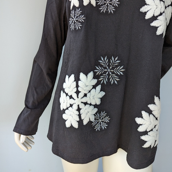 NWT Chico's Weekend Black Embroidered Snowflake Long Sleeve T-Shirt - Picture 7 of 10